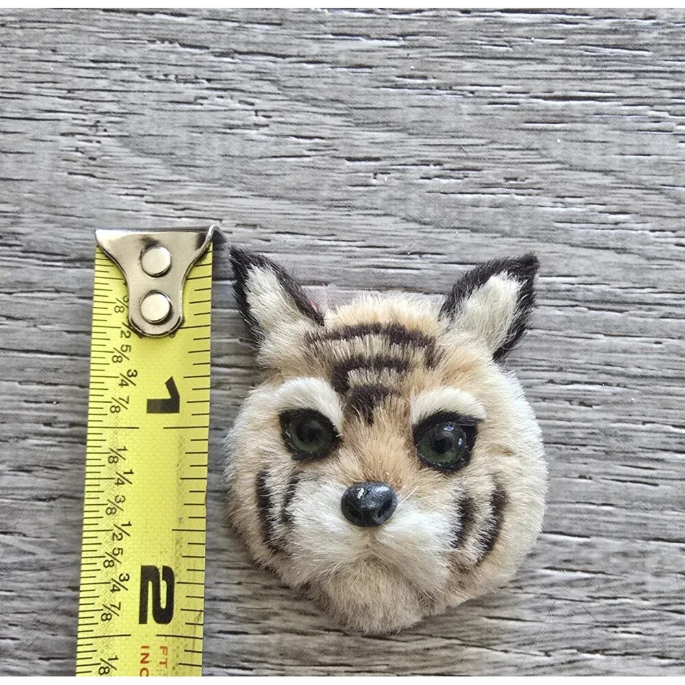 Vintage Fur Green Glass Eyes Tiger Cat Brooch / Pin - Picture 3 of 5